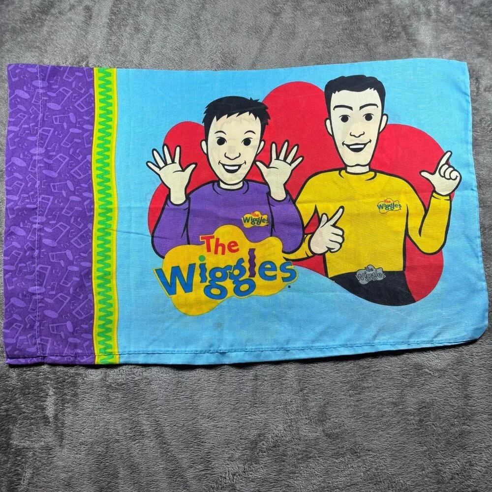 The Wiggles couple minor